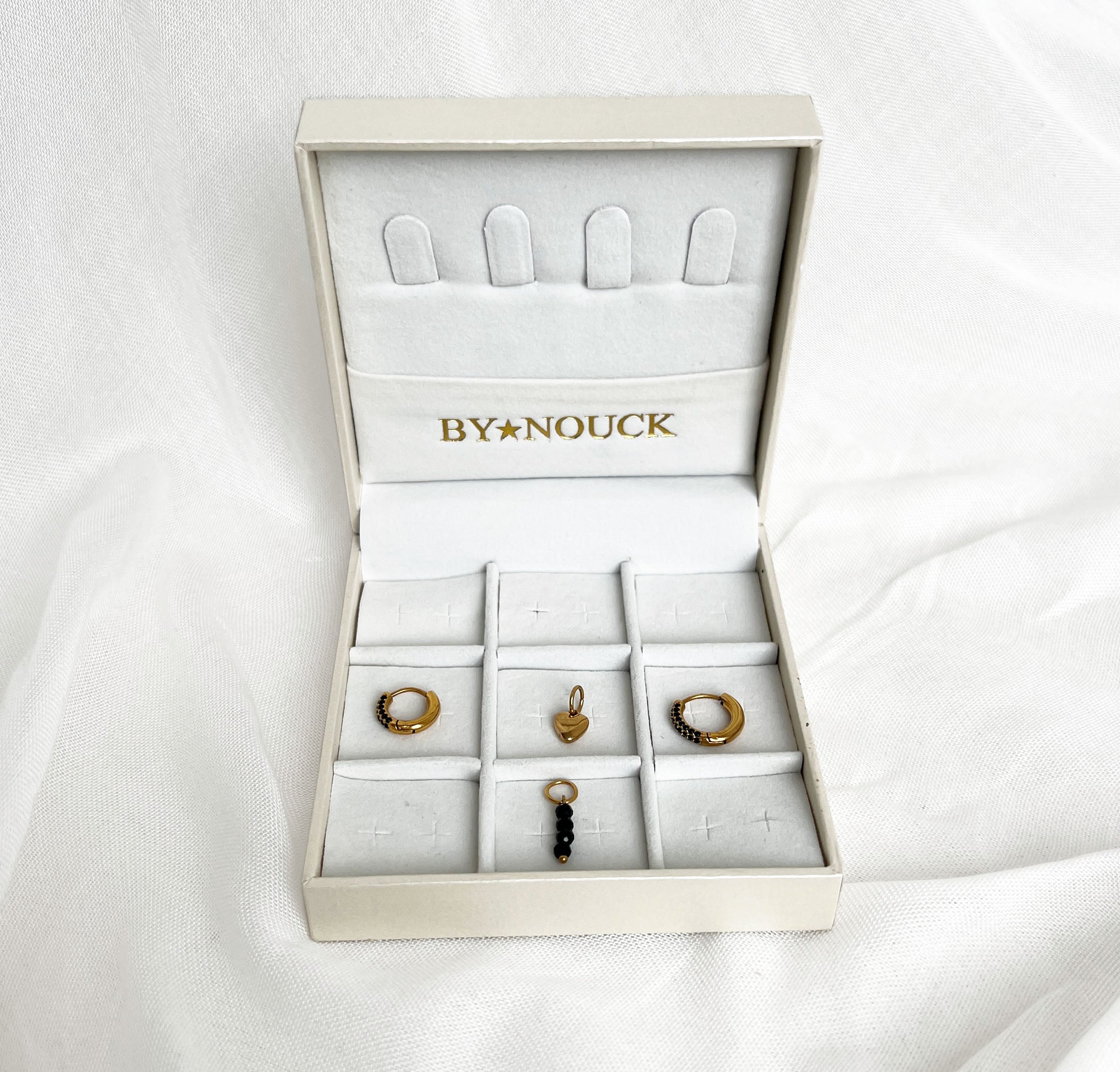 Earparty onyx liefde Earparty onyx liefde