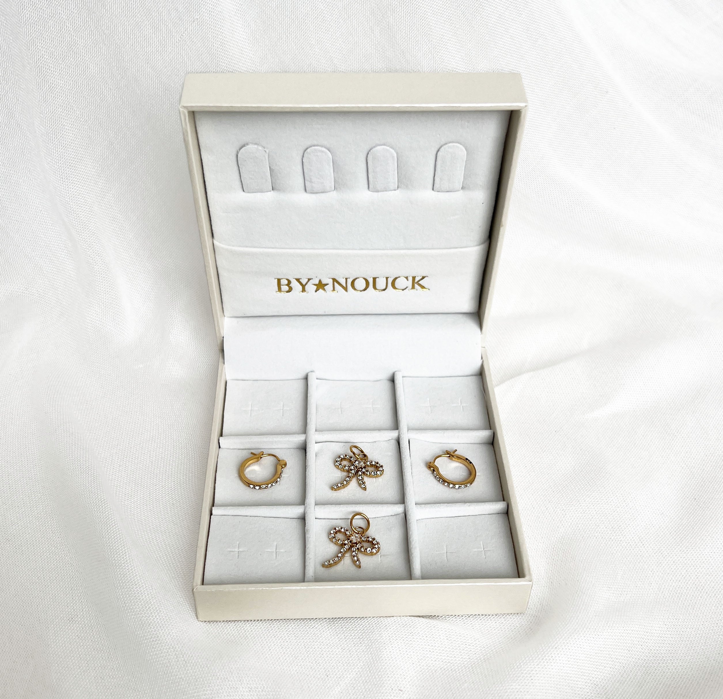 Earparty shiny strikken Earparty shiny strikken