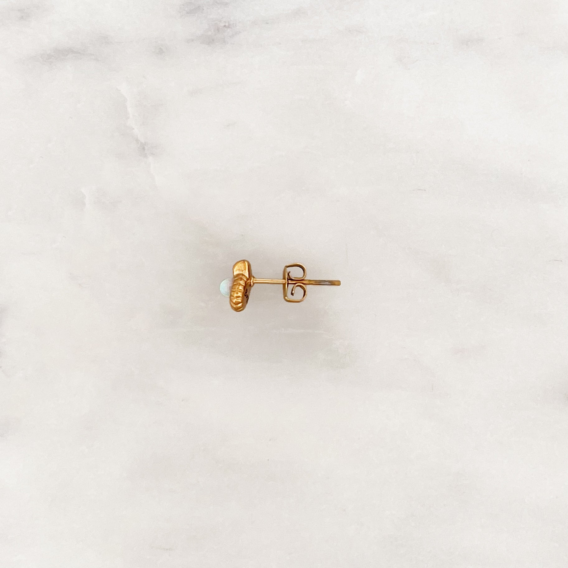 Earstud Opal Moon Shell Earstud Opal Moon Shell