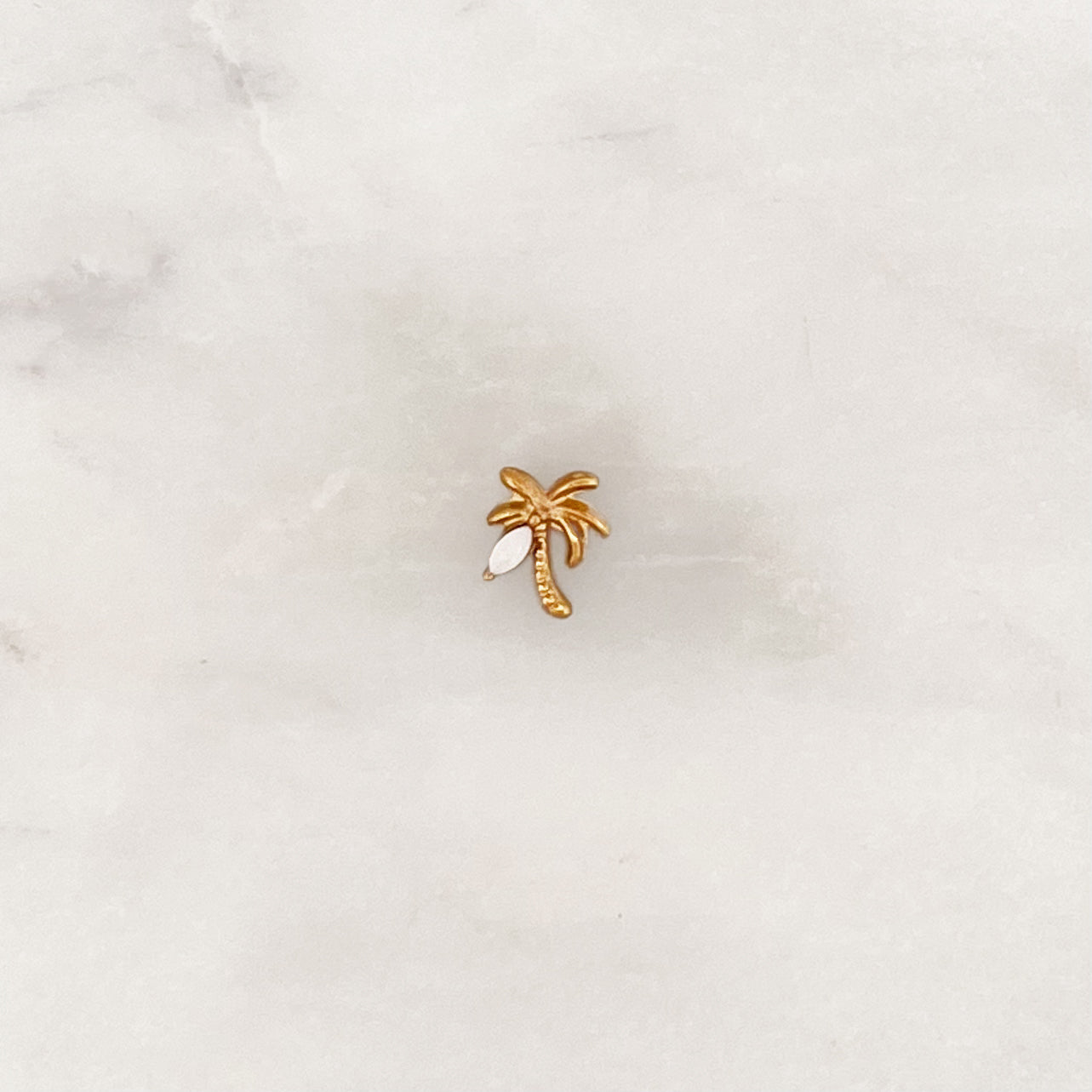 Earstud White Opal Palm Earstud White Opal Palm