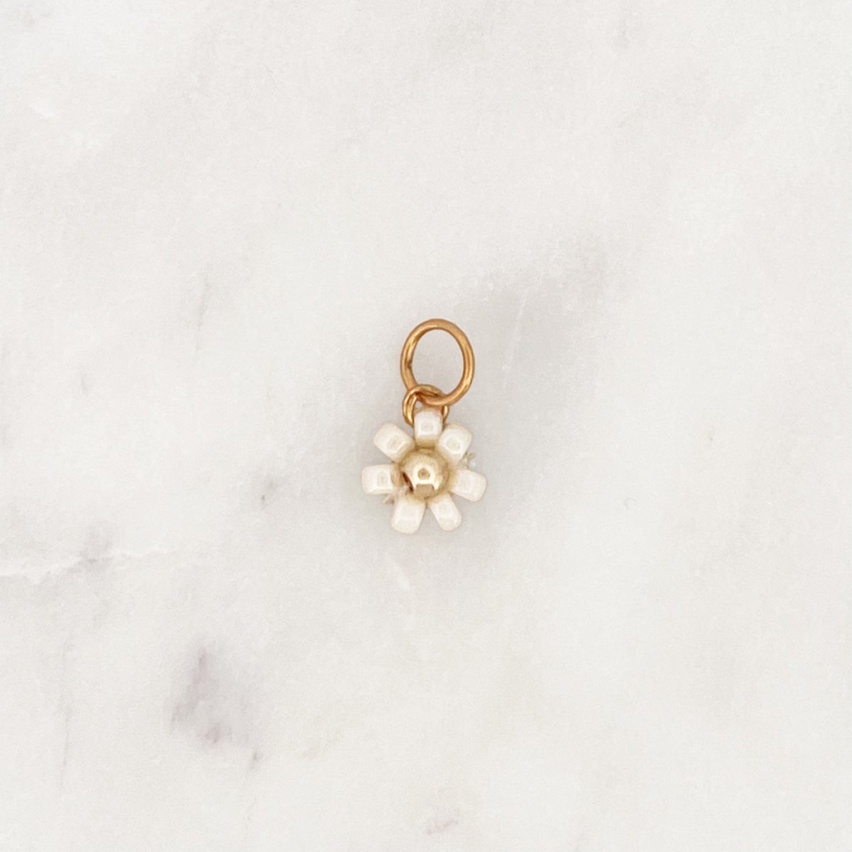 DYO Beige Beads Flower - ByNouck Jewelry DYO Beige Beads Flower - ByNouck Jewelry