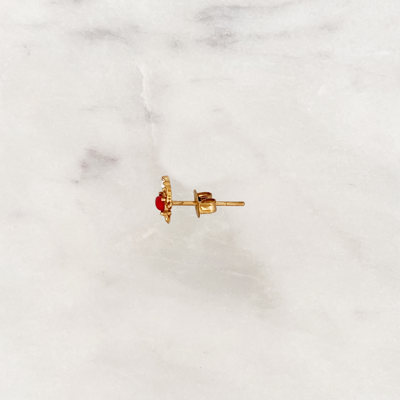 Earstud Red Crabby Earstud Red Crabby