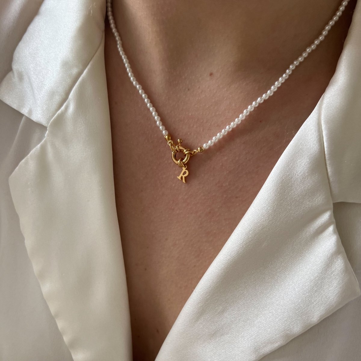 Shell Pearls Choker Tiny Initial - ByNouck Jewelry Shell Pearls Choker Tiny Initial - ByNouck Jewelry