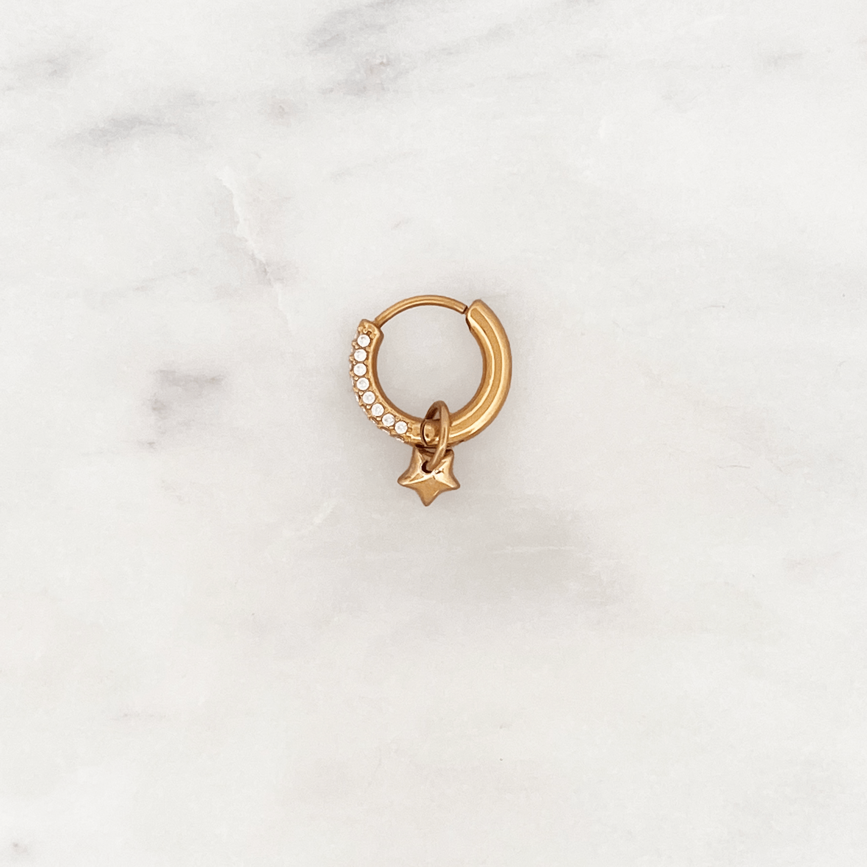 Shiny Hoop Little Star - ByNouck Jewelry Shiny Hoop Little Star - ByNouck Jewelry