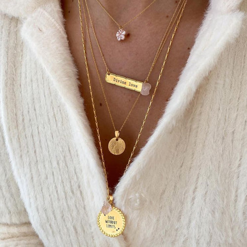 collections/necklaces_b2ee3ff6-f784-4475-9325-5ed9385e47af.png