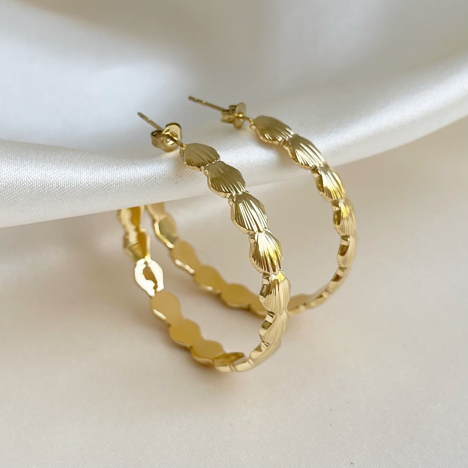 Shell Hoop Set