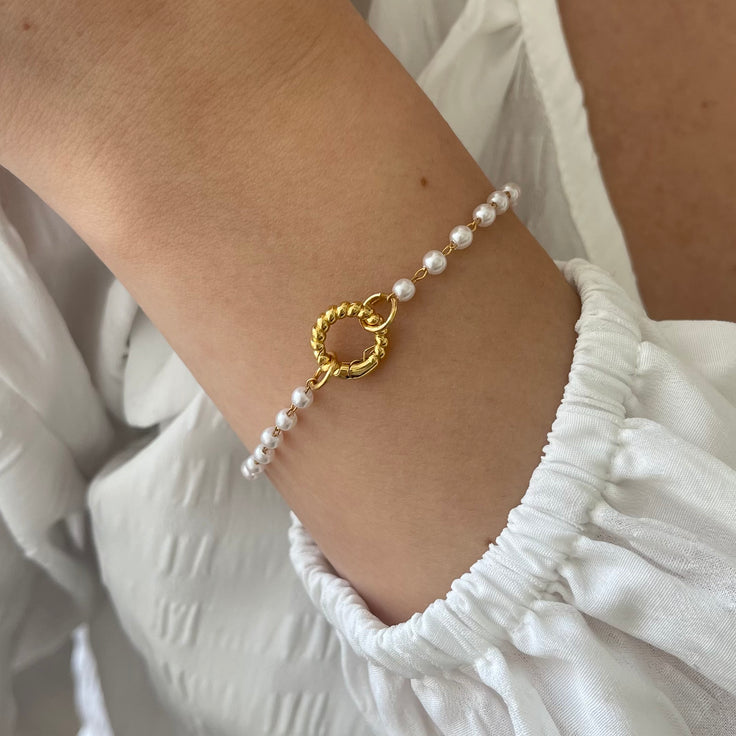 Base Small Pearl Bracelet