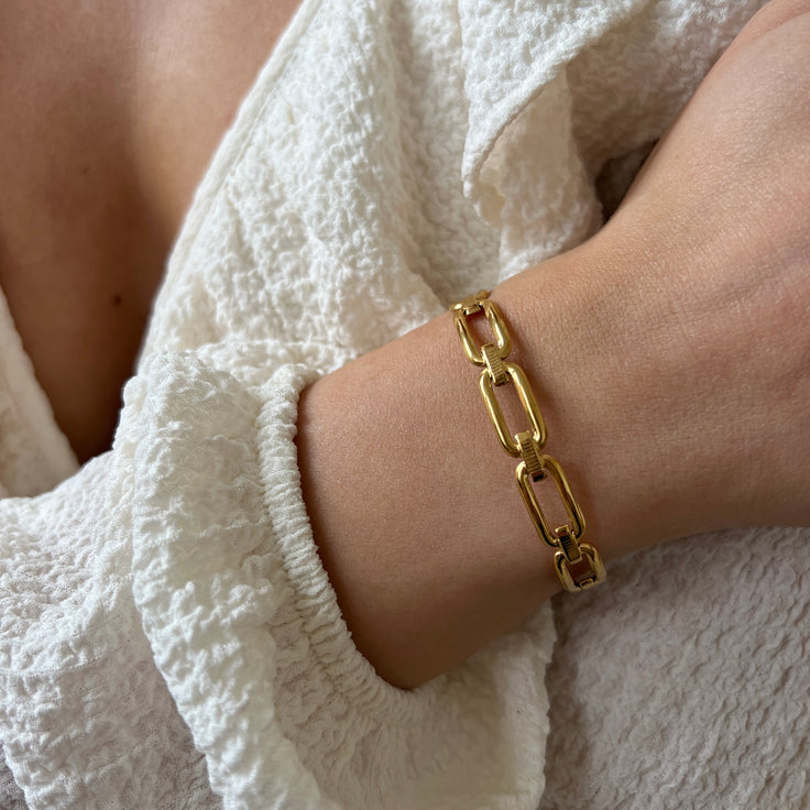 Oval Chain Bangle