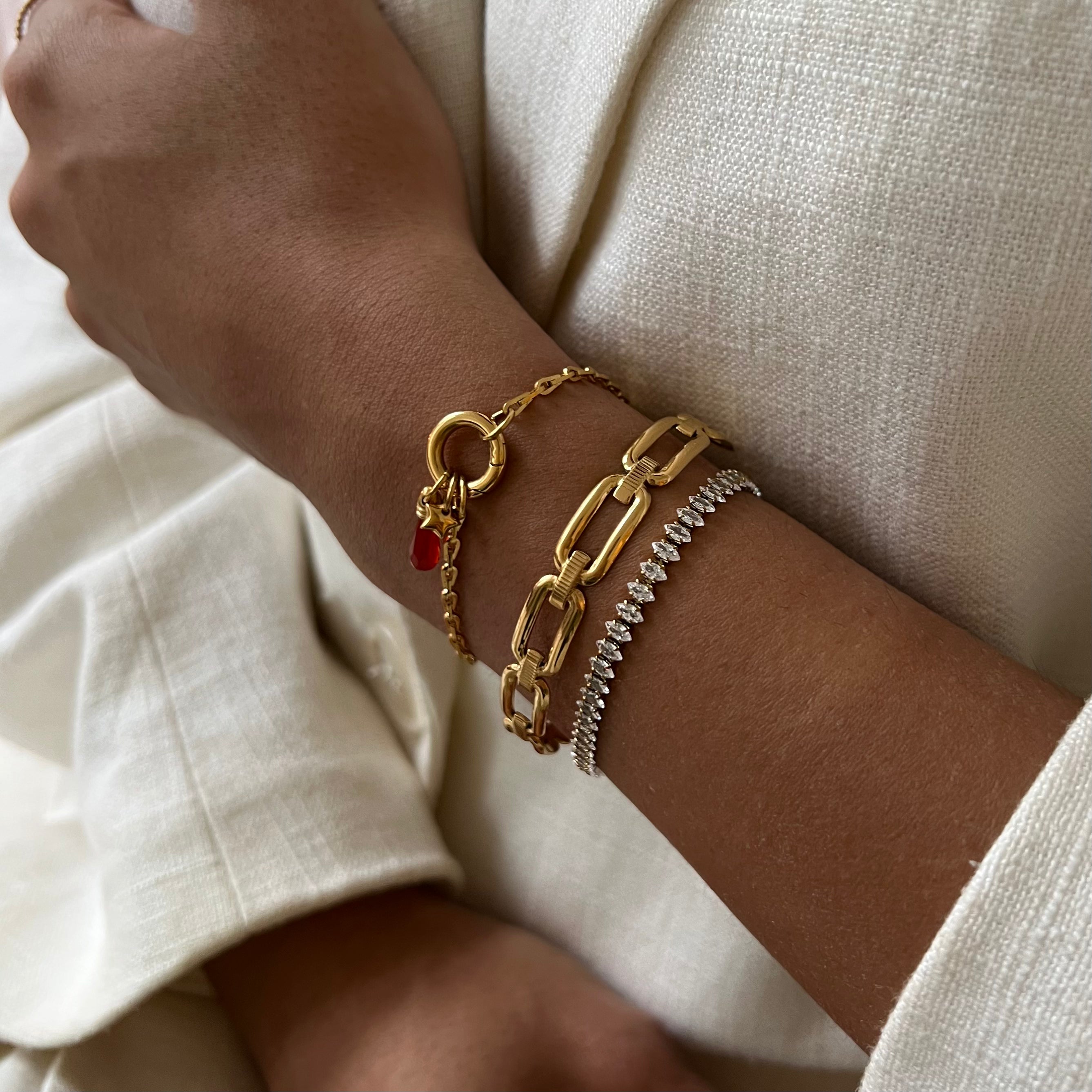 Base Fine Armband