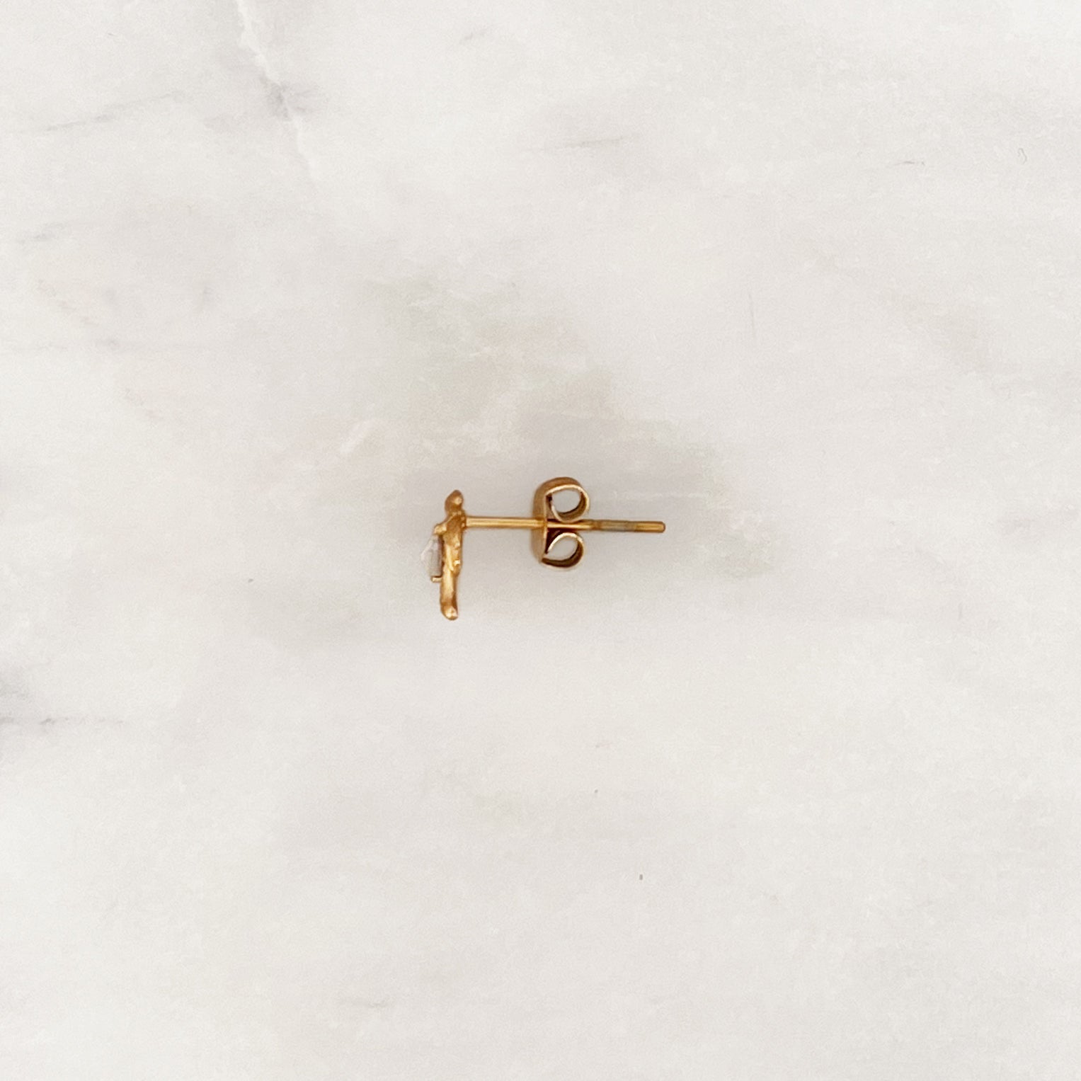 Earstud White Opal Palm