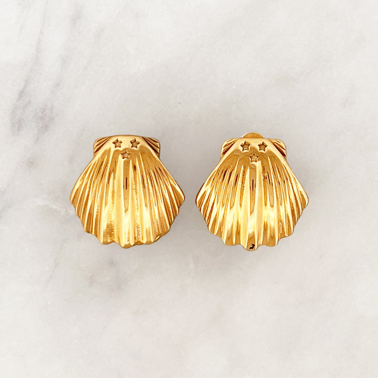 Scallop Studs Set