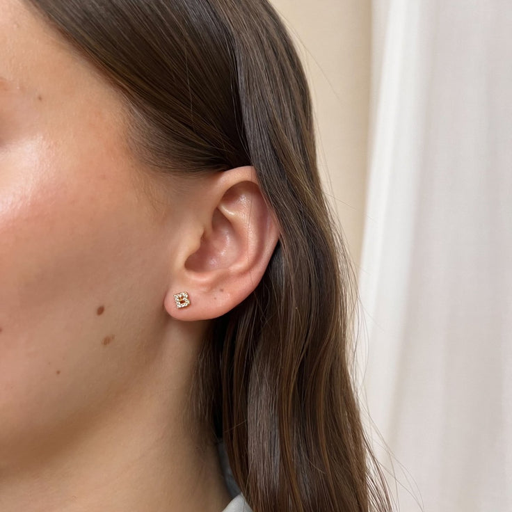 Earstuds Shiny Initial - ByNouck Jewelry