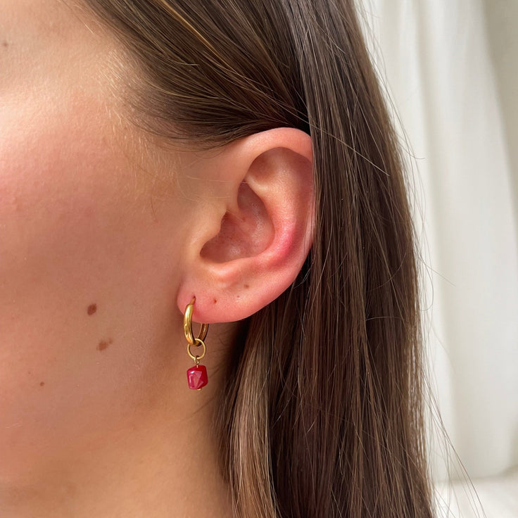 Fine Hoop Raspberry Facet Square - ByNouck Jewelry