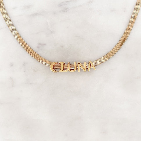 Flat Name Necklace Moon - ByNouck Jewelry